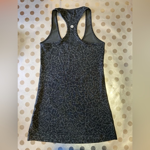Lululemon tank top, no size - Picture 2 of 4